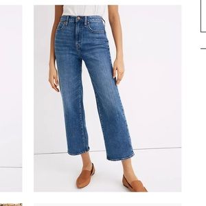 Petite Curvy Slim Wide-Leg Crop Jeans in Newington Wash